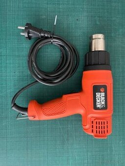 Teplovzdušná pištoľ BLACK+ DECKER 1750W
