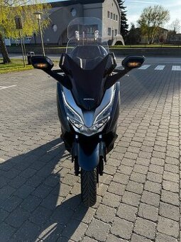 Na predaj Honda Forza 300 – spoľahlivý skúter