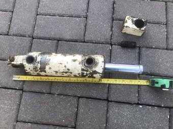 Hydraulický piest