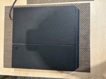 Ps4 Pro 1tb + 2 joysticky