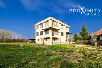 Rodinný dom v Ruskove s veľkým potenciálom - 1