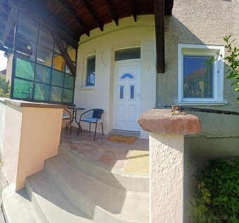 2-izbový byt s vlastným vchodom v centre