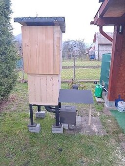 Domáca drevená udiareň