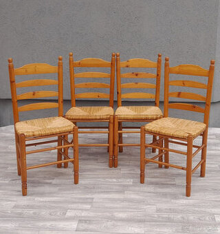 Set stoličiek s rebríkovými operadlami ( 4 ks ).