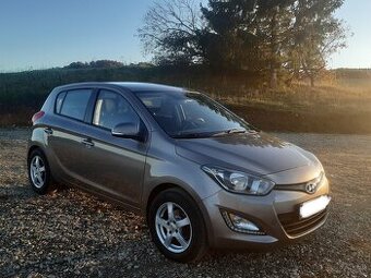 HYUNDAI i20, TK 10/2027, kamera, ťažné, klíma, tempomat, atď