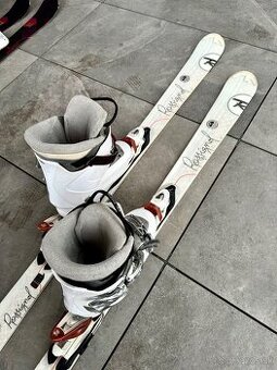 Lyžiarky + lyže Rossignol