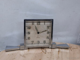 Predám funkčné stolové hodiny Art Deco 8 Tag