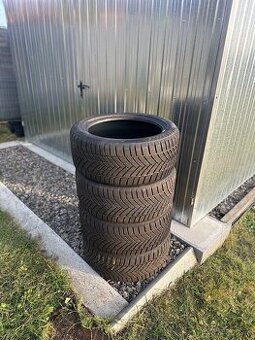 Zimné pneumatiky 235/45 R17