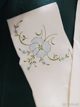 Predám 2 ks plátené obliečky na vankúše, strojová výšivka