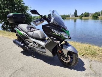 Kawasaki J300 .