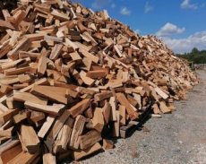 Najvetší predajca štiepaného palivového dreva v okrese