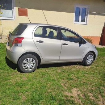 Predám Toyota Yaris 1,0_  51 kW_12/2009_ 85 141 km