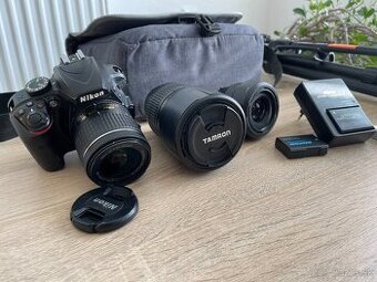 Nikon D3400 + 3 objektivy, 3 baterie, Nikon cestovna brasna