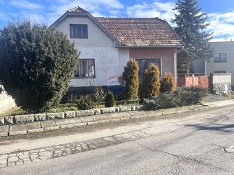 Rodinný dom so začatou rekonštrukciou,s prekrásnym pozemkom