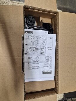 Predam uhlovu brusku Makita 9565CR, 1400W - NOVA