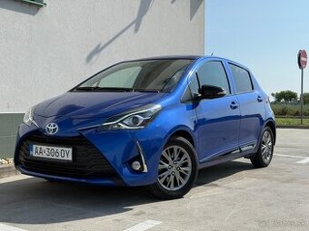 Toyota Yaris 1.5 Hybrid Live e-CTV,75KW.A1.5d.Kamera,Navy..1