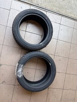 Predam celorocne gumy 225/45 r17