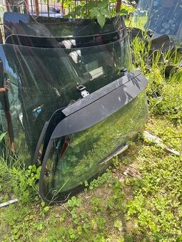 Predám zadné sklo Honda Civic 5G 1992-1996 3D HB