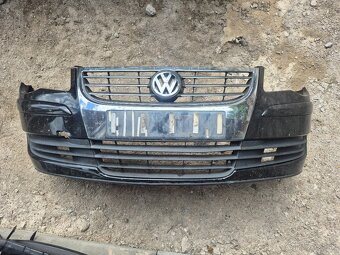 Predám predný nárazník na Volkswagen Touran mk2 2006-2012