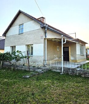 3-izbový rodinný dom v priamom centre obce KUZMICE