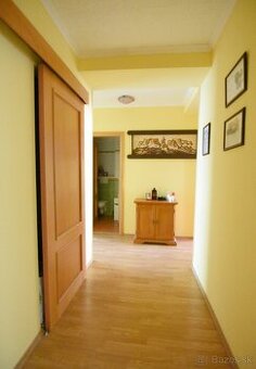Na predaj tehlový 3+1 izbový byt, Dlhé Hony- Trenčín, balkón