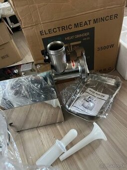 Elektricky mlyncek na maso 3500W + plnicka