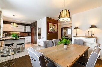 Priestranný 4-izb. mezonet 145m²,2 loggie–Zobor,NR