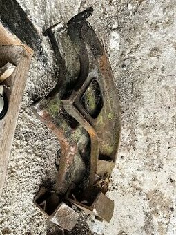 Predam 2ks drziaky na pred. Napravu tatra 805