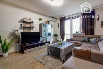 Na predaj 3 izbový byt, kompletne zrekonštruovaný, samostatn