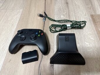Xbox Wireless Controller Black + Dokovacia stanica Venom