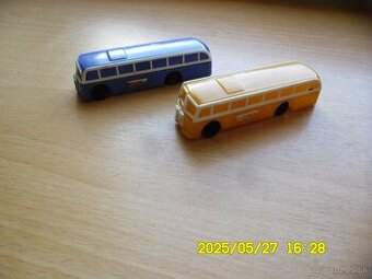 Stare hračky autobus