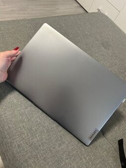 Lenovo Idepad slim 3