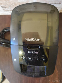 Predám Brother QL-700 je termálna tlačiareň s automatickým s