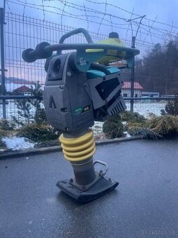 Vibračný ubíjač Jumper Foot Amman ako nový z Nórska Honda GX