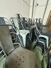 Kovové stoličky