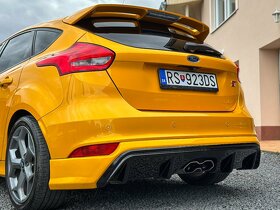 Ford Focus 2.0 EcoBoost ST R