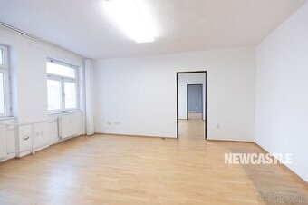NEWCASTLE⏐Na prenájom kancelárske priestory s parkovaním, pr
