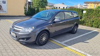 Astra 1,6 benzin 85kw 2011