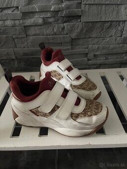 Michael Kors v.37