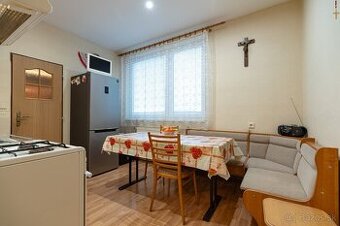 NA PREDAJ VEĽKÝ 3 IZBOVÝ BYT S VLASTNOU GARÁŽOU | 76m2 + BAL