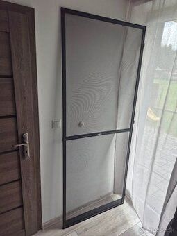 Hliniková sieťka na dvere 84 x 210 cm
