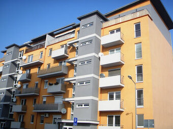 SENEC - NA PREDAJ moderný 1 IZBOVÝ BYT s balkónom a parkingo