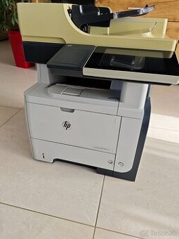 HP M525dn