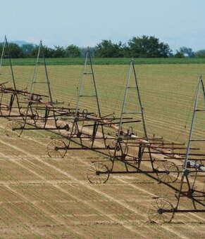 Predáme vozíky z pivotového zavlažovača  Fregat, Fregata