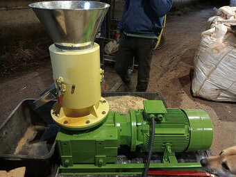 Peletovač 22 kW s viacstupňovou prevodovkou