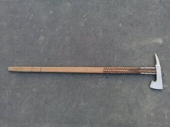 Predám starožitná hasičská sekera