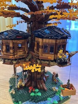 LEGO Ideas 21318 Dom na strome