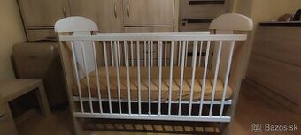 Detská postieľka značky New Baby po jednom dieťati v ktorej