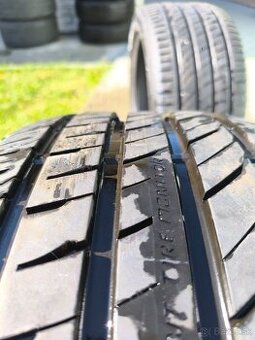 275/40 r19