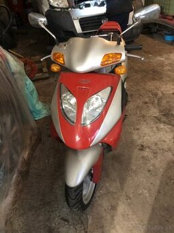 Skúter 125